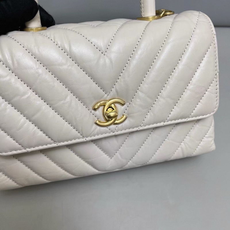Chanel香奈兒Coco handle灰白色V紋牛皮包-3