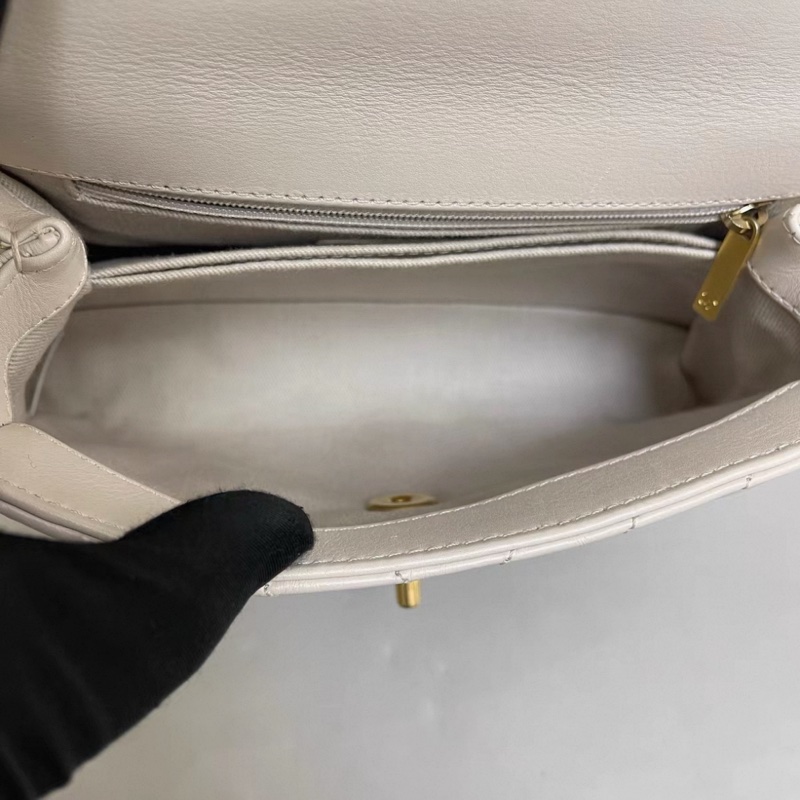 Chanel香奈兒Coco handle灰白色V紋牛皮包-6