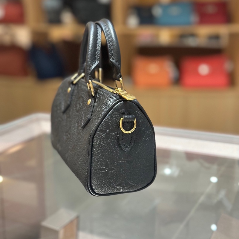 LV路易威登Speedy nano 黑色全皮压纹-3