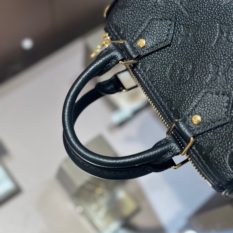LV路易威登Speedy nano 黑色全皮压纹-4