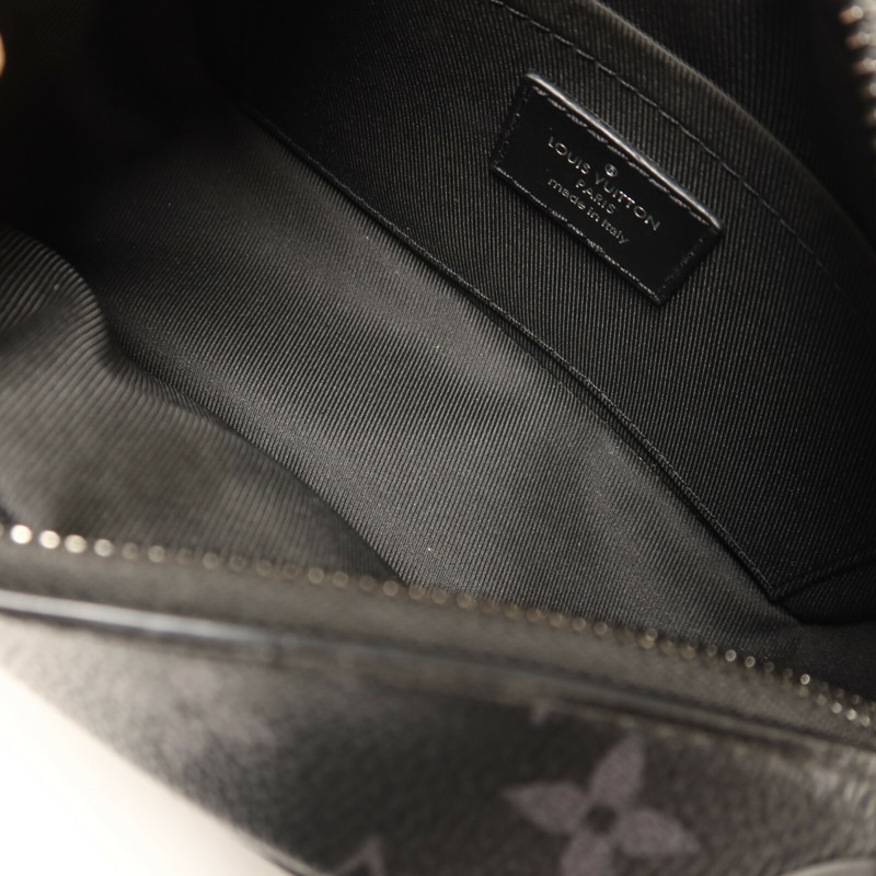 LOUIS VUITTON Monogram Eclipse Mini Soft Trunk肩背袋-4