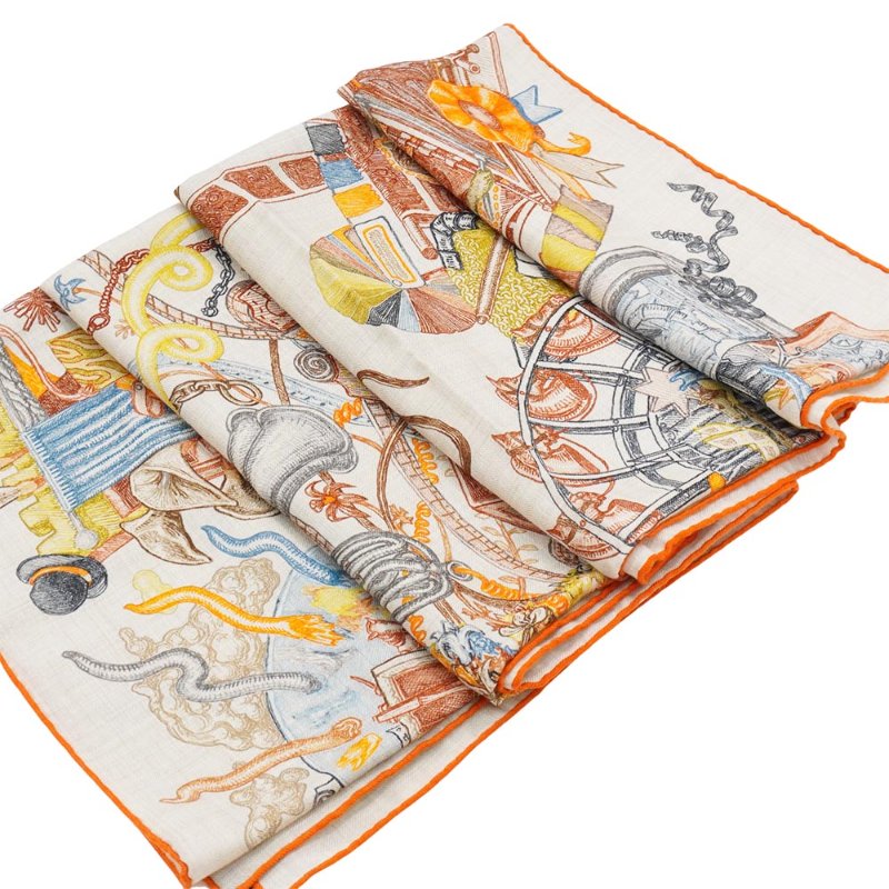 Hermes Le Monde d'Hermès 喀什米爾馬場圖印花混絲披巾/大方巾-140cm(橘/棕)-2