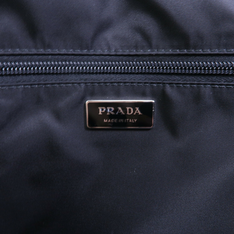 PRADA 尼龍Traveller Large Padded Re-Nylon肩背袋-6