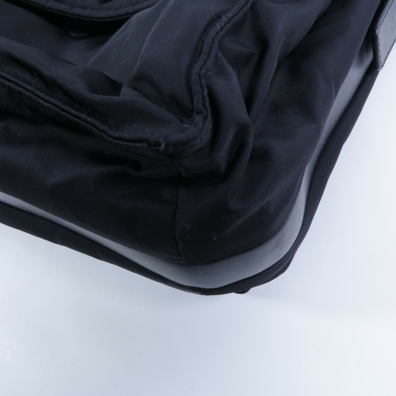 PRADA 尼龍Traveller Large Padded Re-Nylon肩背袋-11