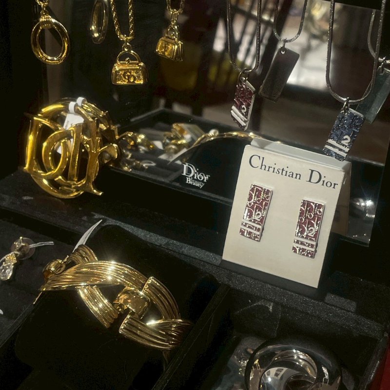 VINTAGE DIOR金色中空橢圓形品牌刻字古董項鍊-5