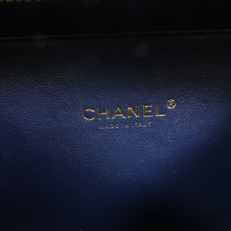 CHANEL 牛皮皮革CC Filigree Vanity Case鏈帶手挽肩背兩用袋-5