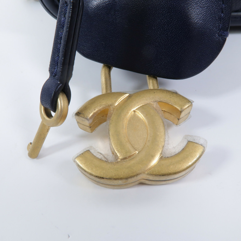 CHANEL 牛皮皮革CC Filigree Vanity Case鏈帶手挽肩背兩用袋-8