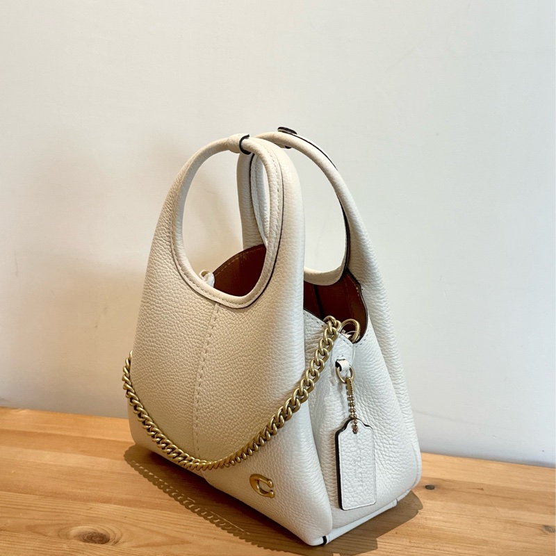 全新COACH Lana 19 品牌徽標可拆卸鏈條帶單肩 拋光卵石皮革 手提包小號 small粉筆白-1