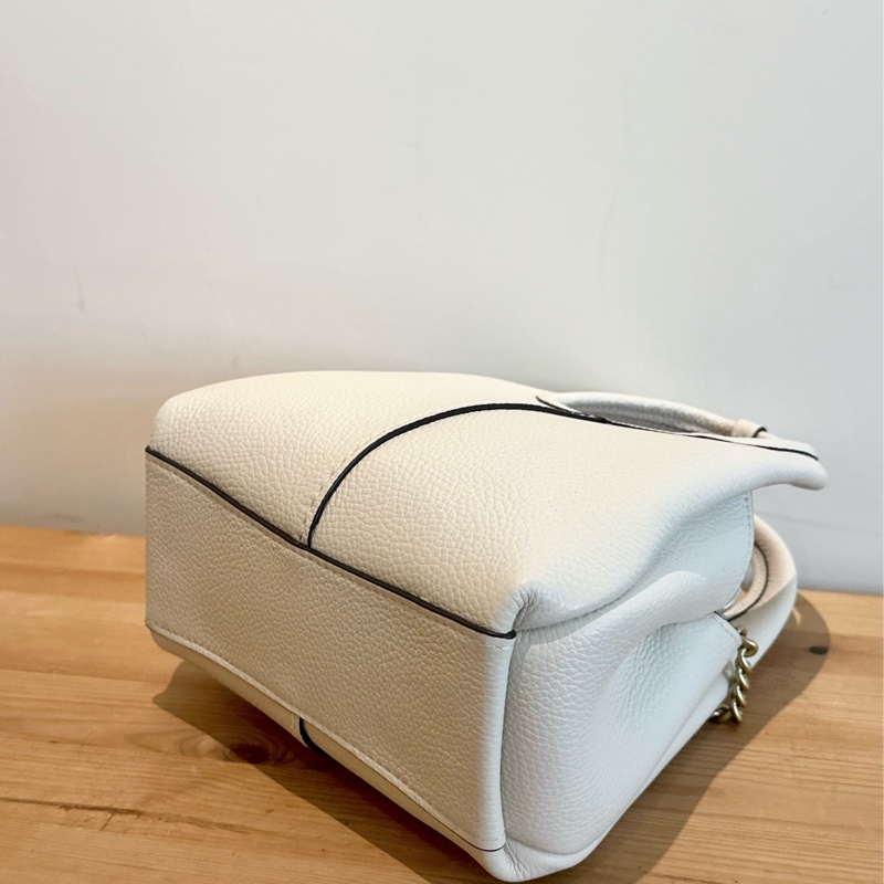 全新COACH Lana 19 品牌徽標可拆卸鏈條帶單肩 拋光卵石皮革 手提包小號 small粉筆白-3