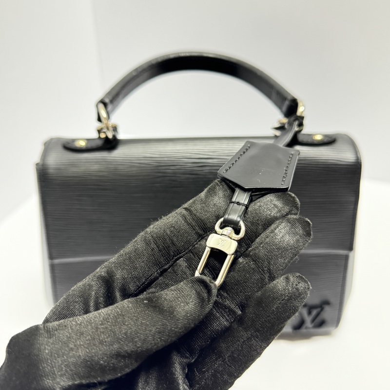 （極新🎁 最新晶片款） LV Epi 黑磁吸斜背+手提包 【專櫃92,000】-7