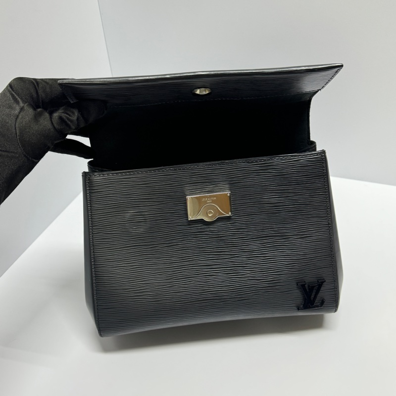 （極新🎁 最新晶片款） LV Epi 黑磁吸斜背+手提包 【專櫃92,000】-8