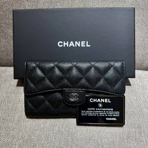 CHANEL 荔枝皮黑銀二折扣式長夾
