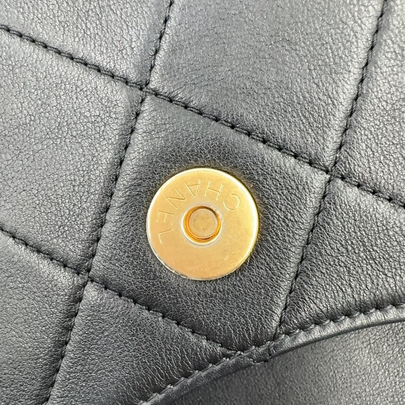 Chanel黑金牛皮菱格紋下蓋左右珍珠鍊條側背包AS2503-23