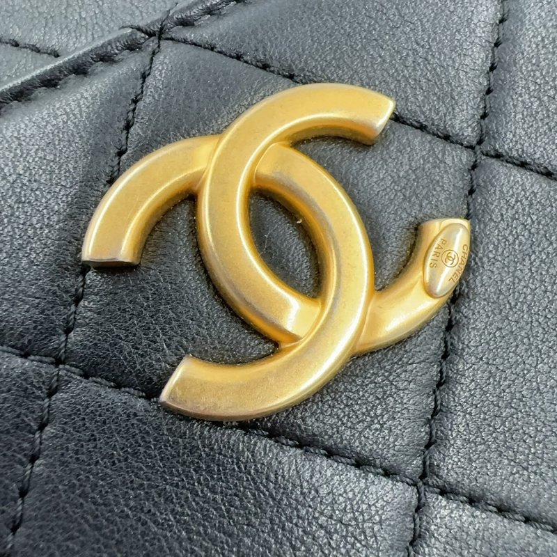Chanel黑金牛皮菱格紋下蓋左右珍珠鍊條側背包AS2503-25