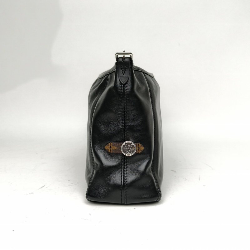LOUIS VUITTON CARRYALLEastWest黑色羊皮銀扣晶片肩背包-1