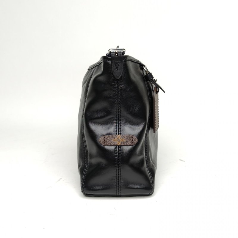 LOUIS VUITTON CARRYALLEastWest黑色羊皮銀扣晶片肩背包-3