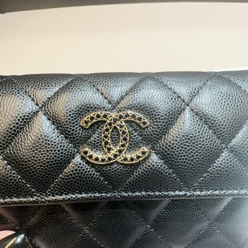 Chanel 黑荔枝牛皮鑲黑色水鑽雙logo三折中夾-6