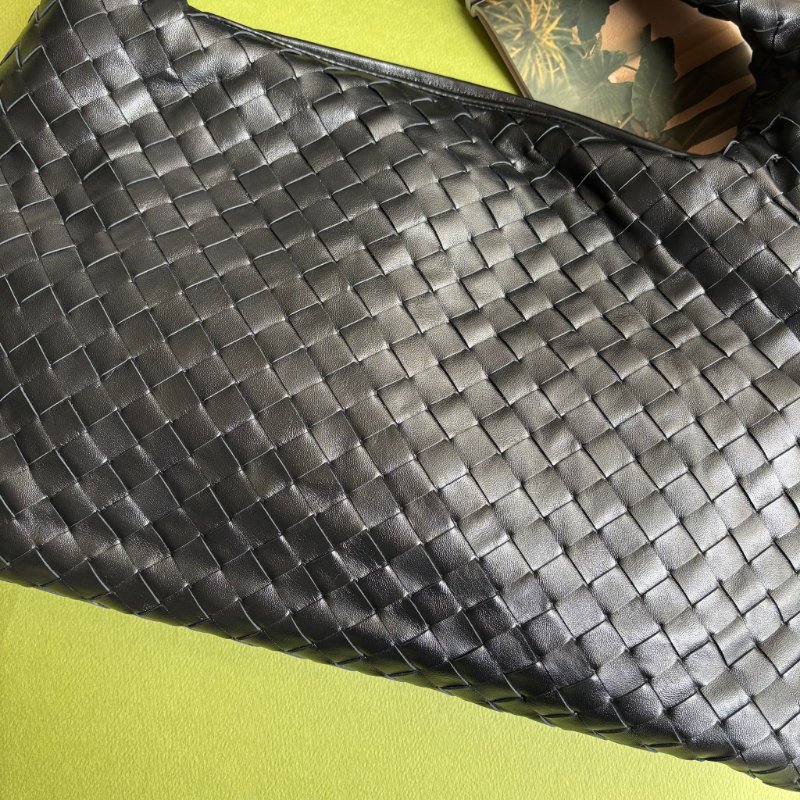 ::Bottega Veneta:: BV 經典編織黑色 Small Hop小 款手袋 肩背包 手提包 Hobo 和尚包-4