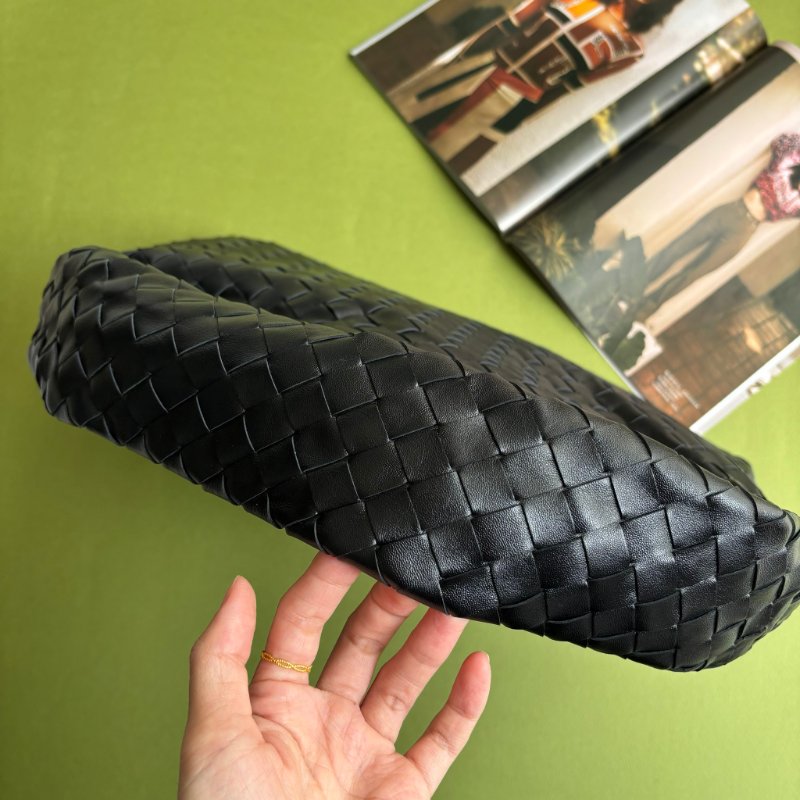 ::Bottega Veneta:: BV 經典編織黑色 Small Hop小 款手袋 肩背包 手提包 Hobo 和尚包-5
