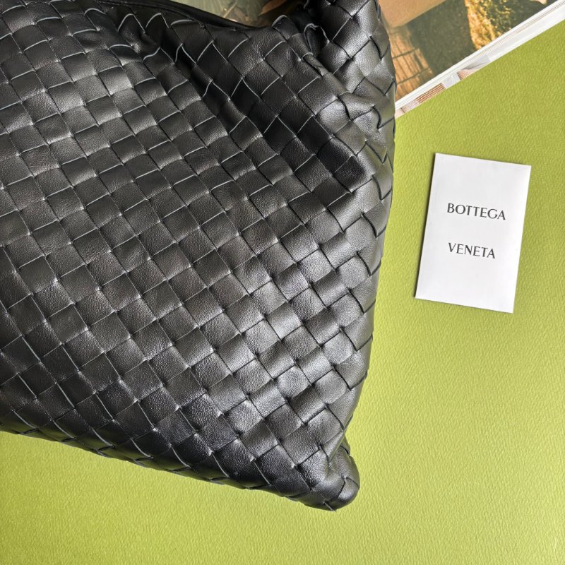 ::Bottega Veneta:: BV 經典編織黑色 Small Hop小 款手袋 肩背包 手提包 Hobo 和尚包-6