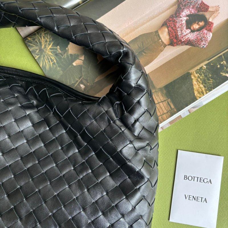 ::Bottega Veneta:: BV 經典編織黑色 Small Hop小 款手袋 肩背包 手提包 Hobo 和尚包-7