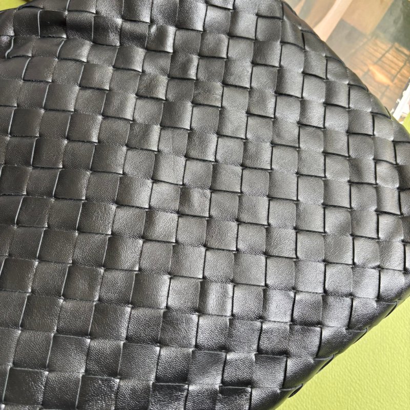 ::Bottega Veneta:: BV 經典編織黑色 Small Hop小 款手袋 肩背包 手提包 Hobo 和尚包-8