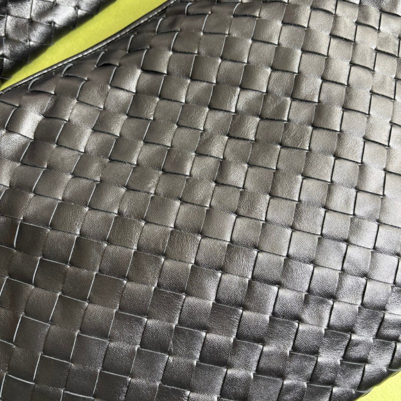 ::Bottega Veneta:: BV 經典編織黑色 Small Hop小 款手袋 肩背包 手提包 Hobo 和尚包-9