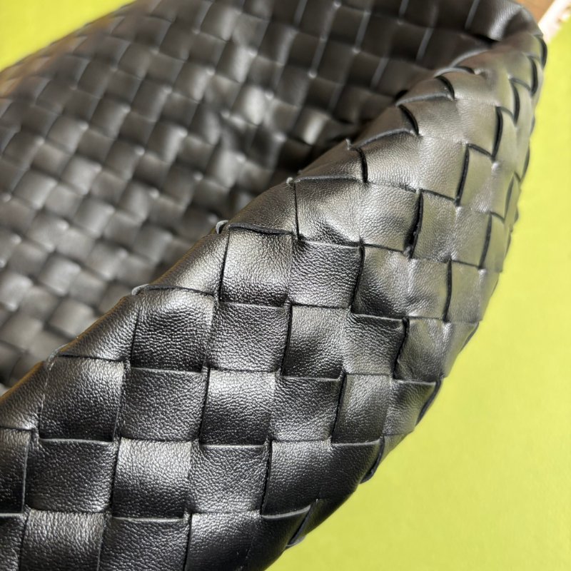 ::Bottega Veneta:: BV 經典編織黑色 Small Hop小 款手袋 肩背包 手提包 Hobo 和尚包-13
