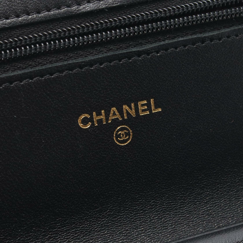 香奈兒 (CHANEL) 絎縫鏈條肩背斜背包錢包，羊皮材質，黑色，金色五金，二手-3