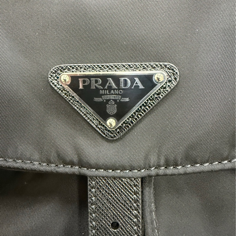 Prada雙口袋中號後背包(黑銀）-6