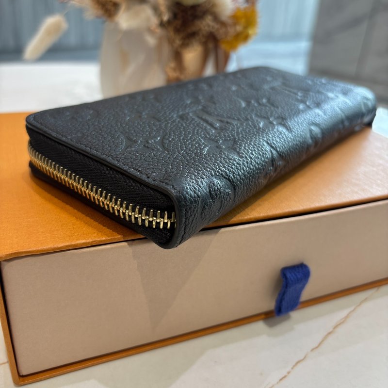*SHIHNA名牌精品* LV M60171 Clemence 經典花紋全皮革壓紋拉鍊長夾-5
