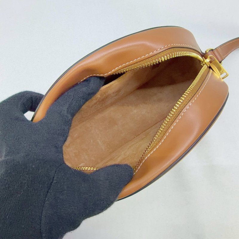 CELINE 小牛皮焦糖棕月餅包-4