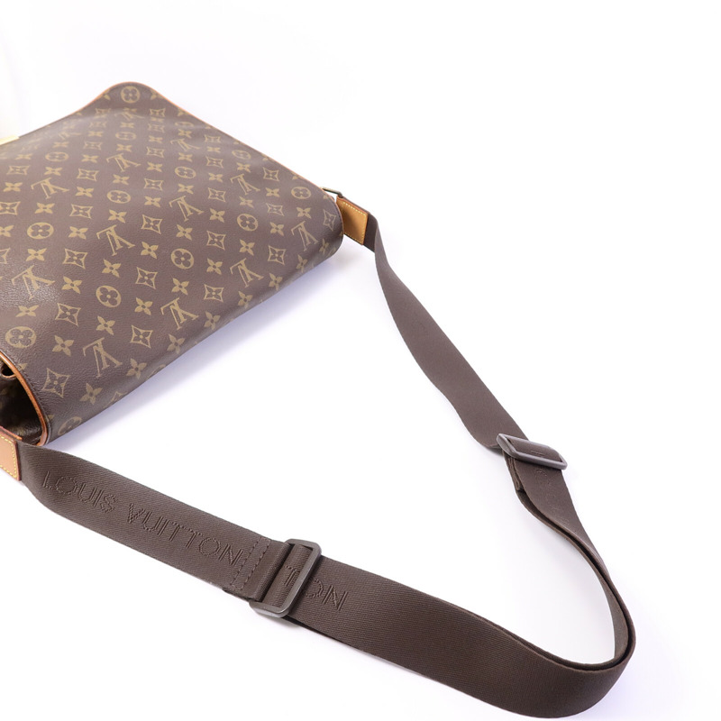 LOUIS VUITTON Monogram Abbesses肩背袋-8