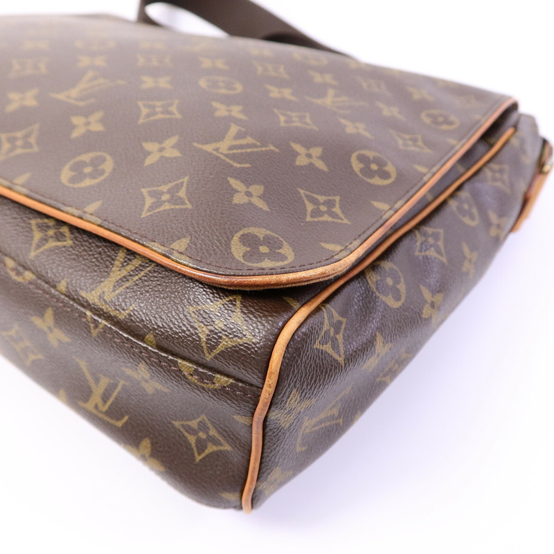 LOUIS VUITTON Monogram Abbesses肩背袋-9
