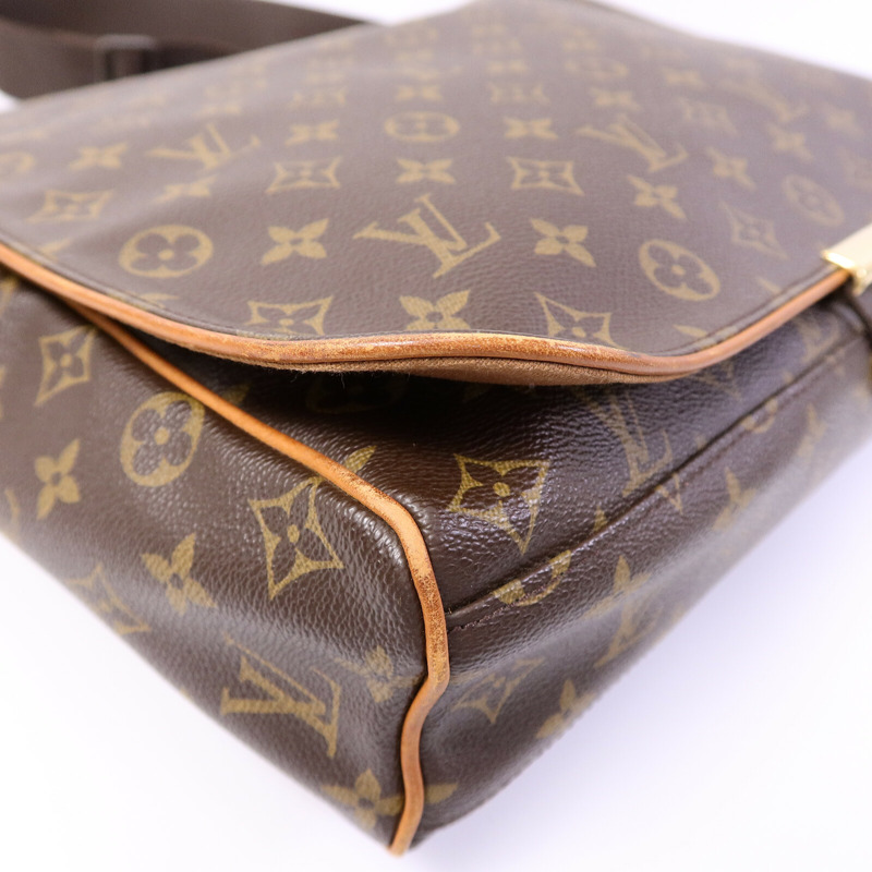 LOUIS VUITTON Monogram Abbesses肩背袋-10