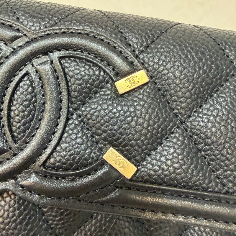 CHANEL A84448黑荔枝皮 大雙C金釦 掀蓋 釦式 長夾-12