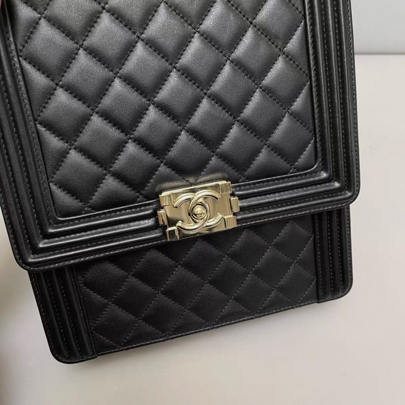 Chanel香奈兒leboy竪版大號黑金牛皮菱格包-4