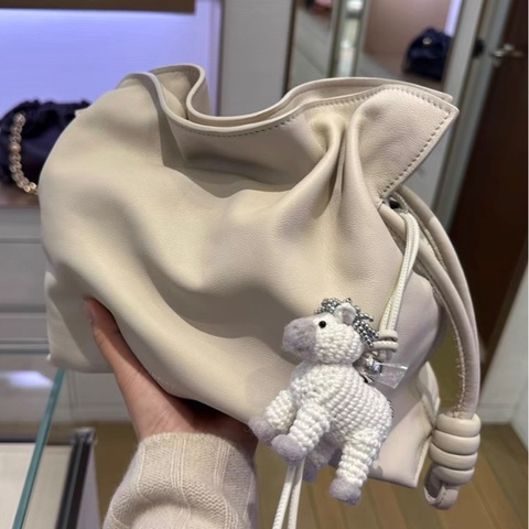 全新✨LOEWE✨2026馬年限量串珠搖滾小馬羊毛氈掛飾包掛吊飾