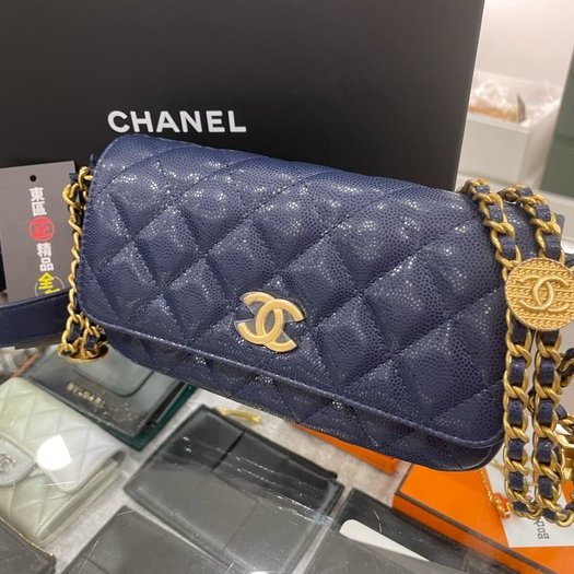 東區正精品㊣CHANEL AP2860 全新香奈兒藍色荔枝牛皮雙排金鍊鈕扣金幣磁釦手機包晚宴包斜背包 RZ3240-1