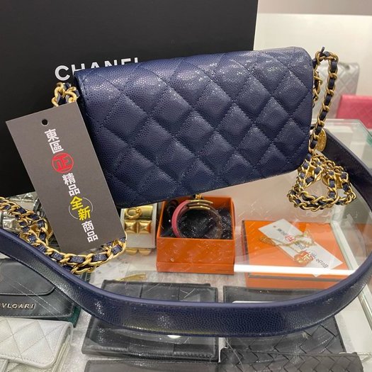東區正精品㊣CHANEL AP2860 全新香奈兒藍色荔枝牛皮雙排金鍊鈕扣金幣磁釦手機包晚宴包斜背包 RZ3240-8