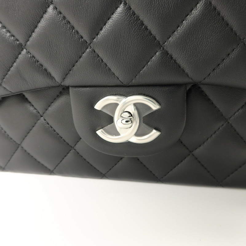 CHANEL 羊皮皮革Maxi Classic鏈帶肩背袋-11