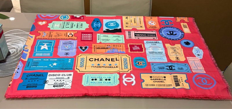 Chanel 特大款絲棉披肩-2