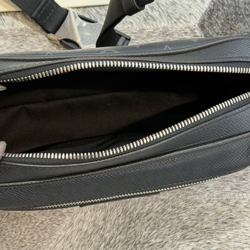 LV OUTDOOR經典花紋腰包/黑 晶片-6