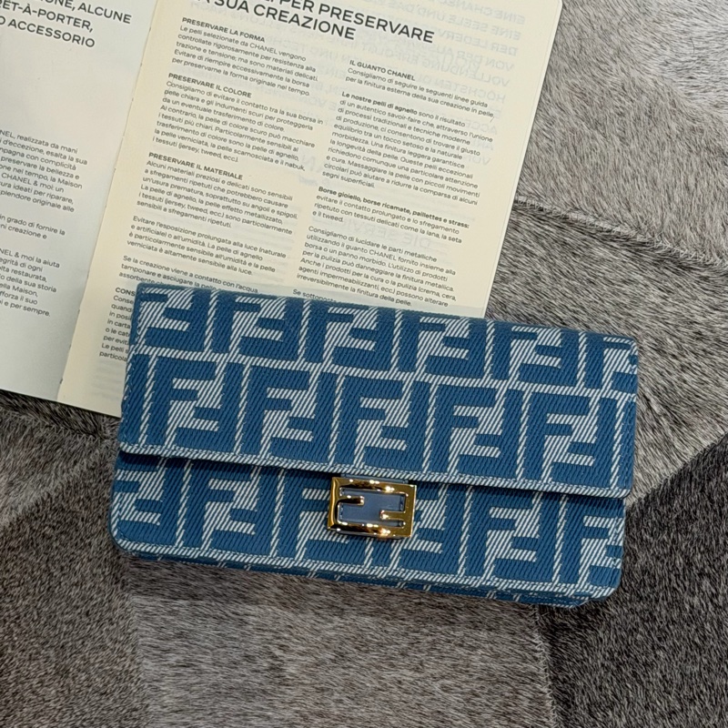 Fendi Baguette LOGO布面鏈帶翻蓋兩用包/藍-1
