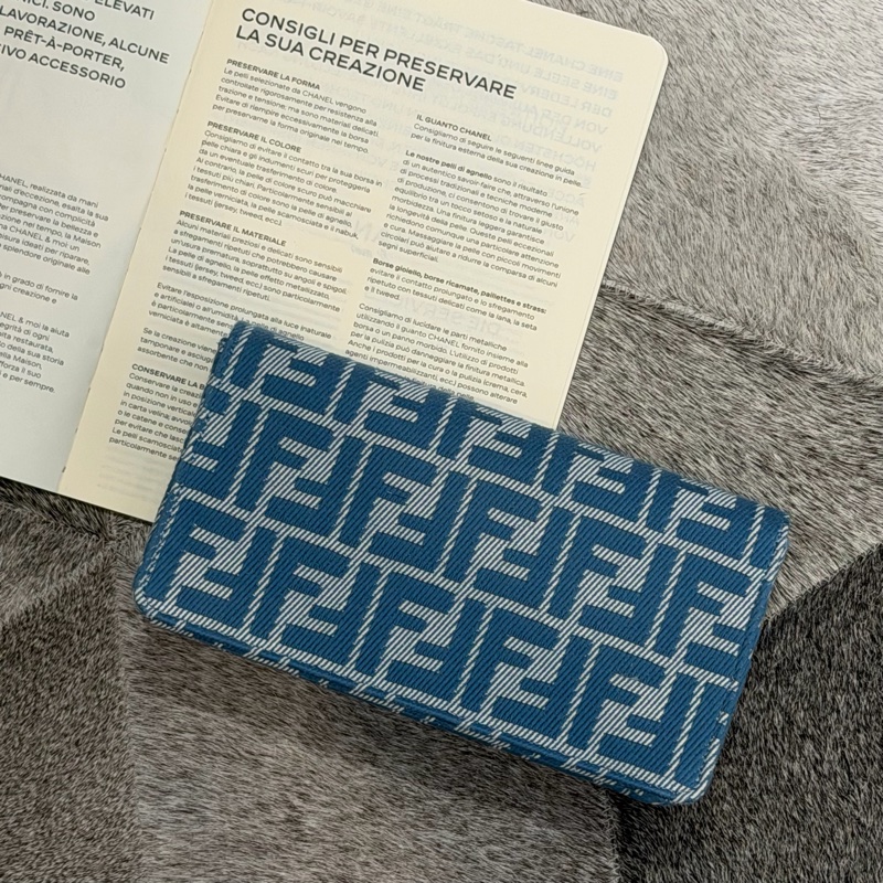 Fendi Baguette LOGO布面鏈帶翻蓋兩用包/藍-4