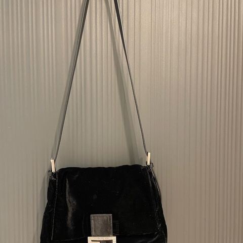 Fendi 絨布 石華洛世奇水鑽 包