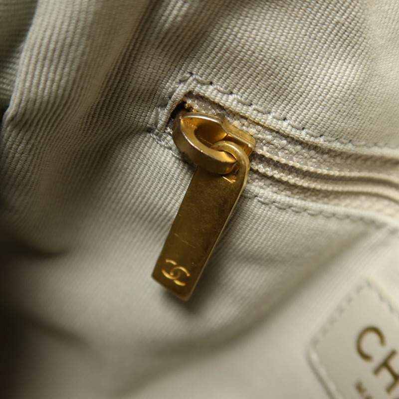 CHANEL 羊皮皮革Chain Shoulder鏈帶肩背袋-10