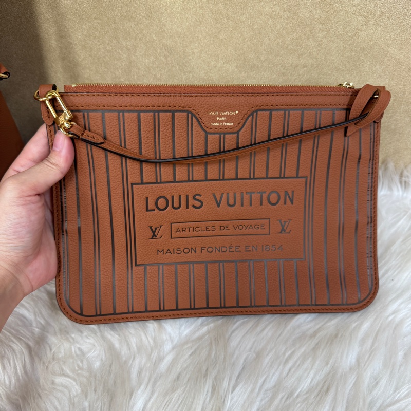 LV Neverfull Inside Out MM 新款雙面托特包 晶片款-9