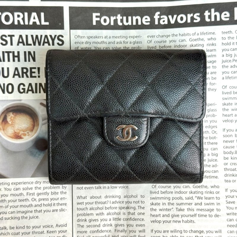 Chanel CLASSIC FLAP 雙C短款錢包 黑銀-1