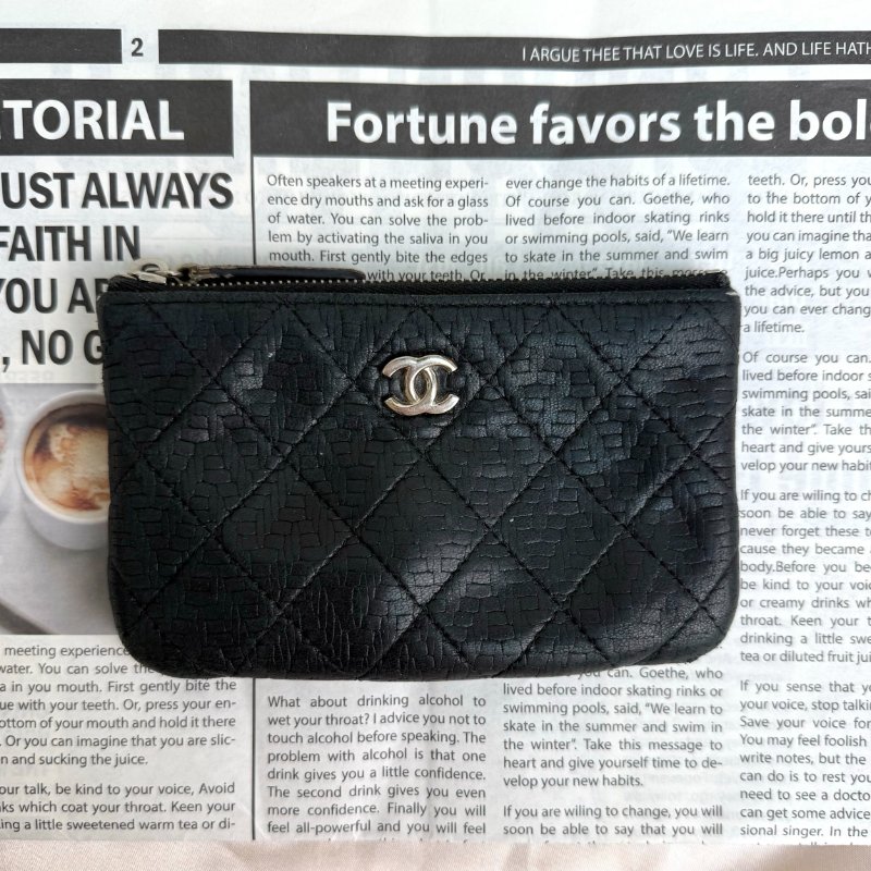 Chanel Cosmetic Case 黑色 菱格紋 羊皮 mini 銀扣-1